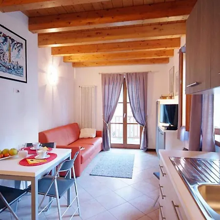 Snug At The Centre Of Pr Saint Didier *